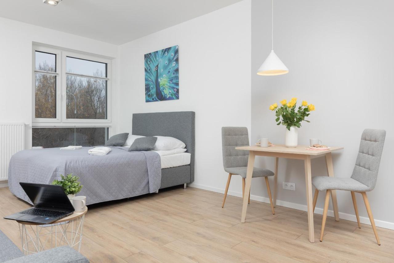 Metro Bielany Apartments With Parking By Noclegi Renters 바르샤바 외부 사진