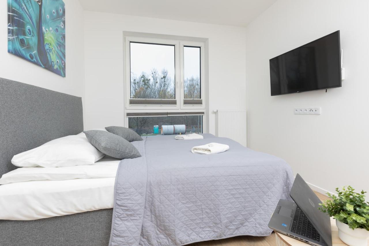 Metro Bielany Apartments With Parking By Noclegi Renters 바르샤바 외부 사진