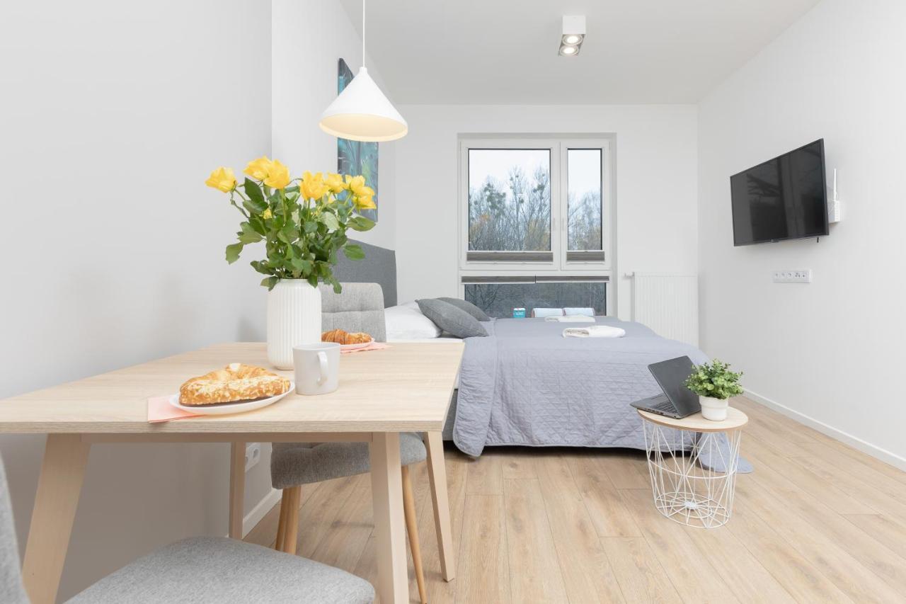 Metro Bielany Apartments With Parking By Noclegi Renters 바르샤바 외부 사진