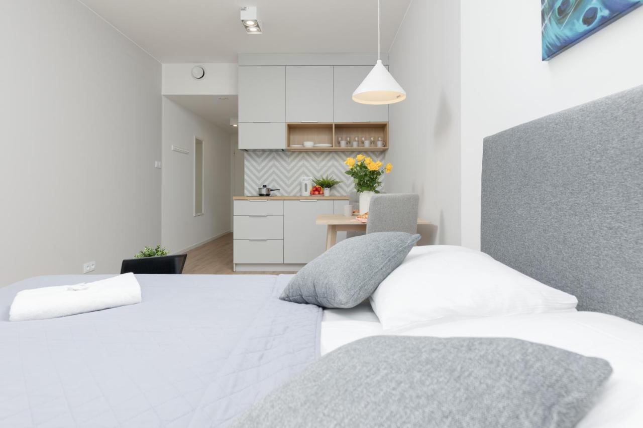 Metro Bielany Apartments With Parking By Noclegi Renters 바르샤바 외부 사진