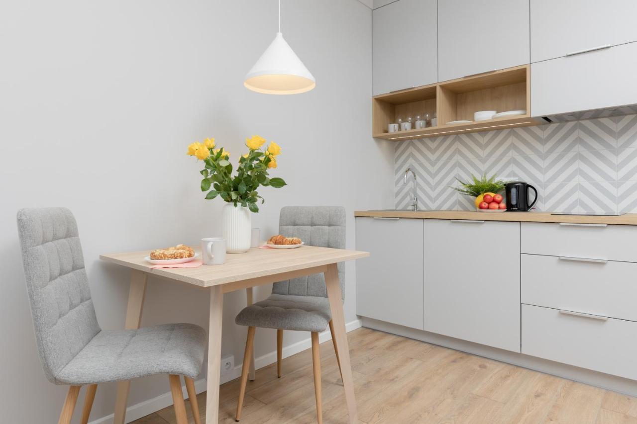 Metro Bielany Apartments With Parking By Noclegi Renters 바르샤바 외부 사진